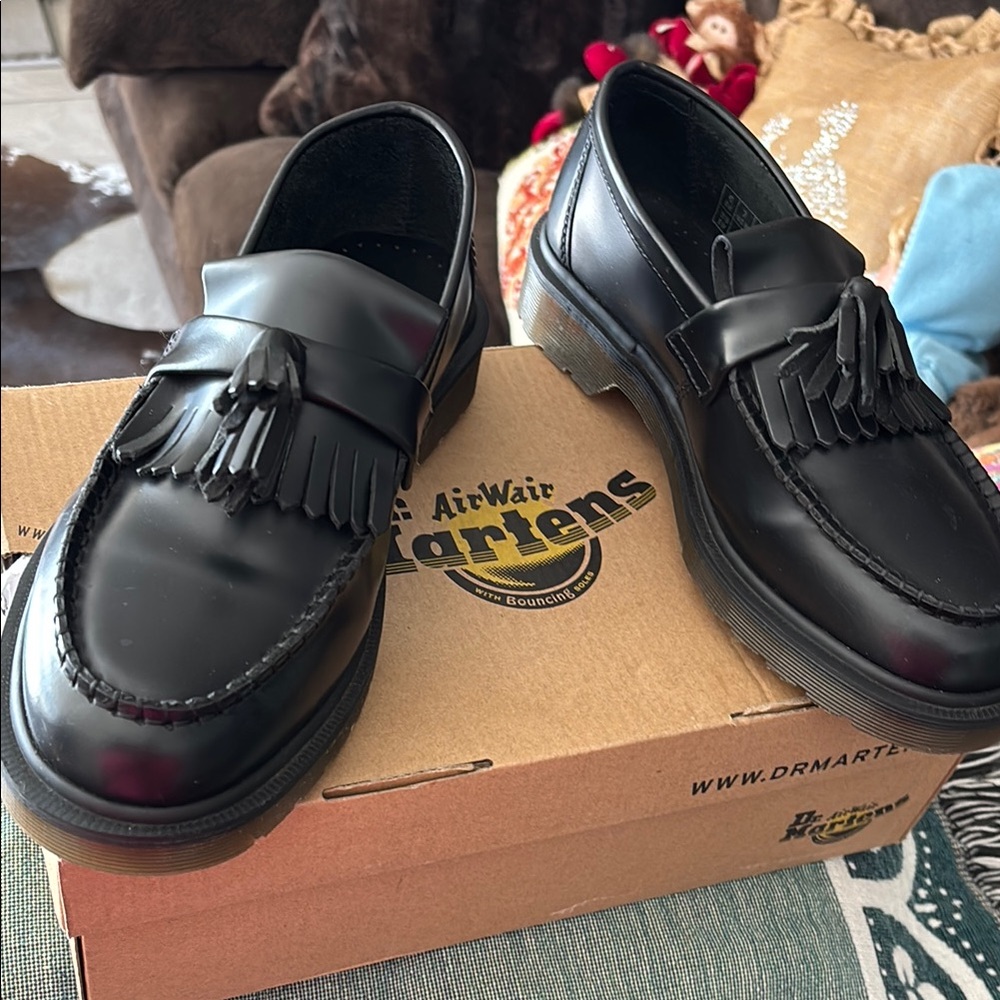 Dr. Martens Black Leather Tassel Loafers --Unisex 9 - she/her and 7 - He/him
